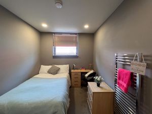 Photo 30- click for photo gallery